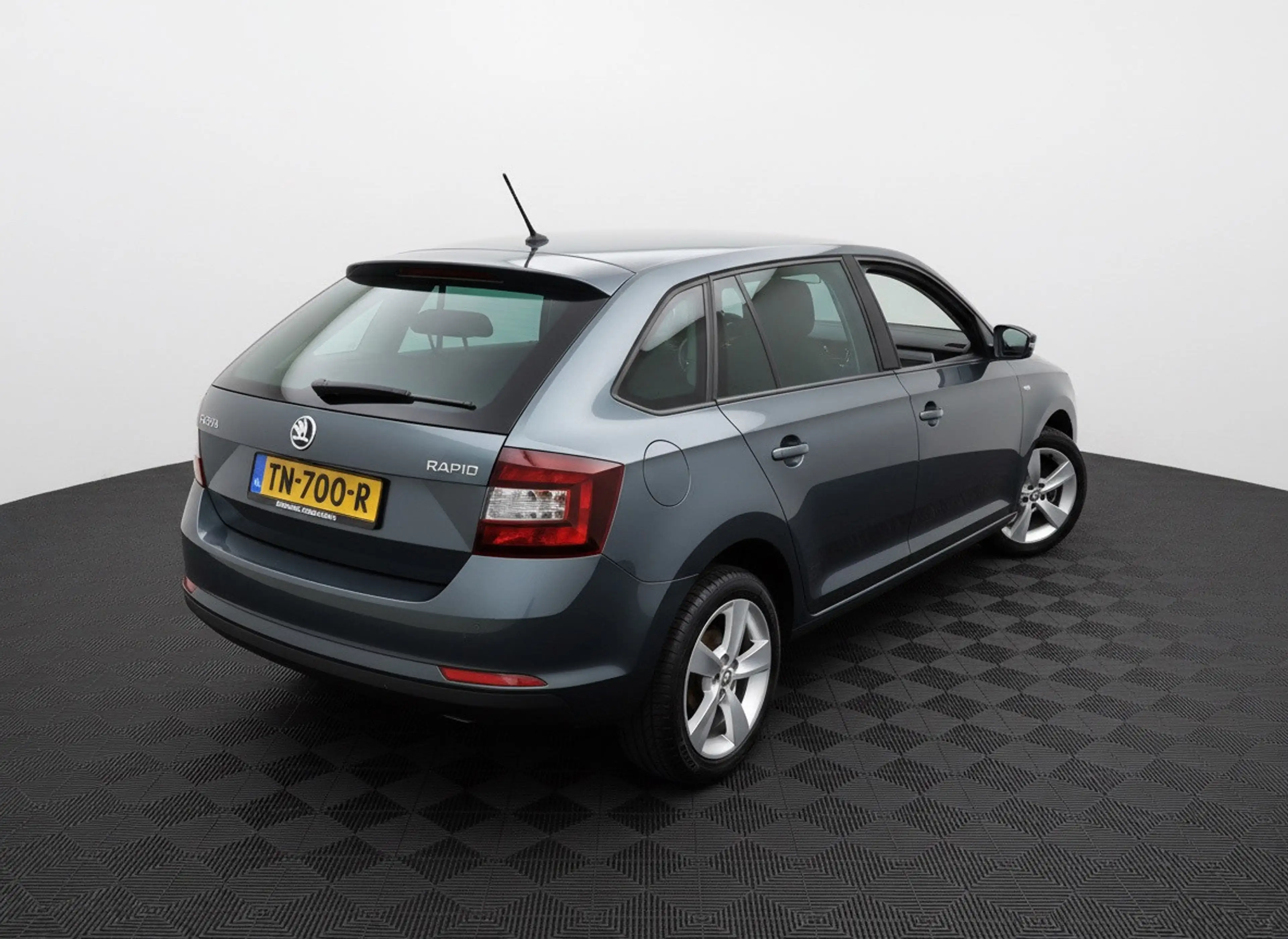 Skoda Rapid/Spaceback 1.0 TSI Greentech Clever — photo 4