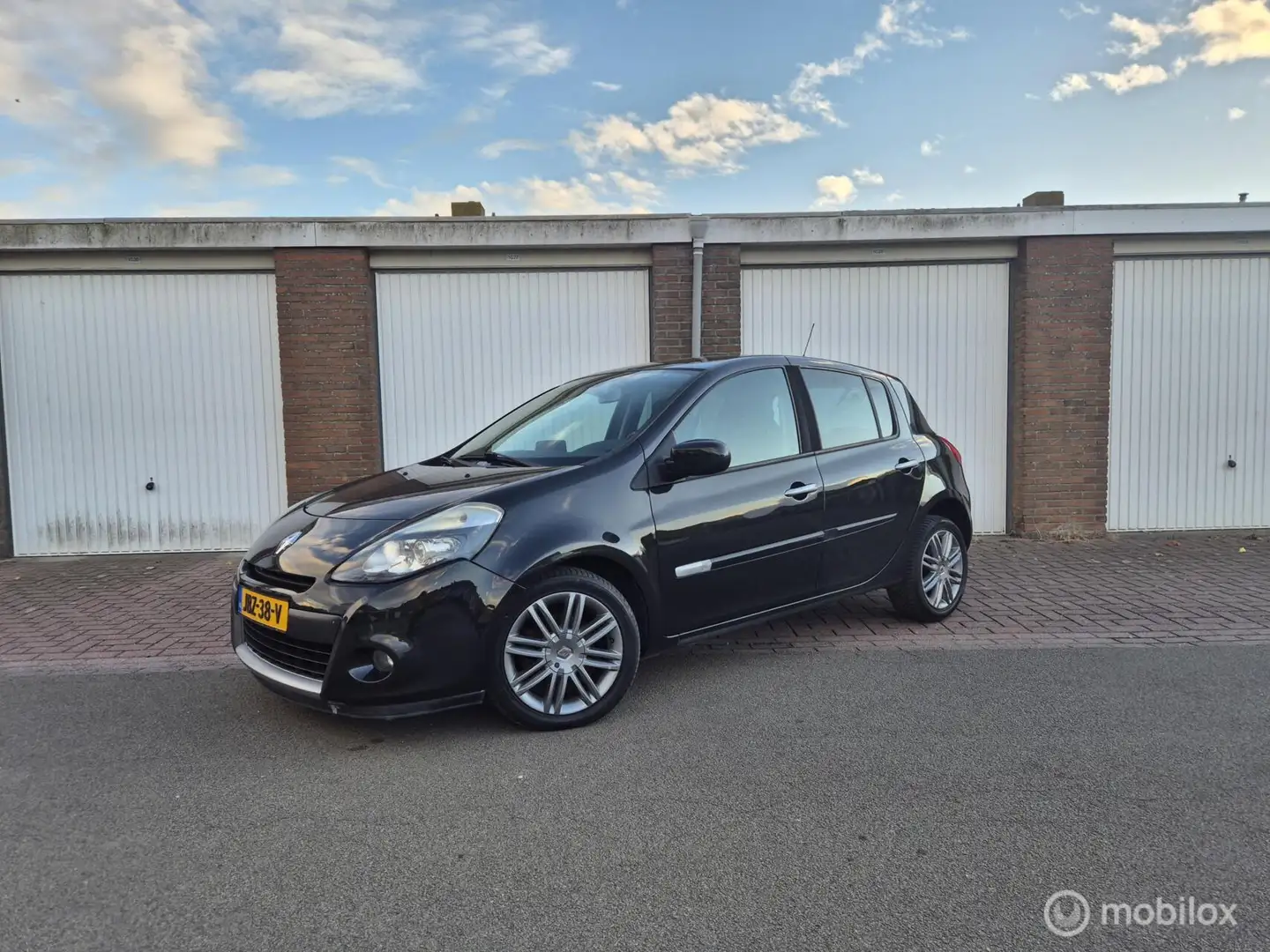 Renault Clio 1.6 Dynamique AUTOMAAT / 5-Deurs / Airco / Cruisec Negro - 1