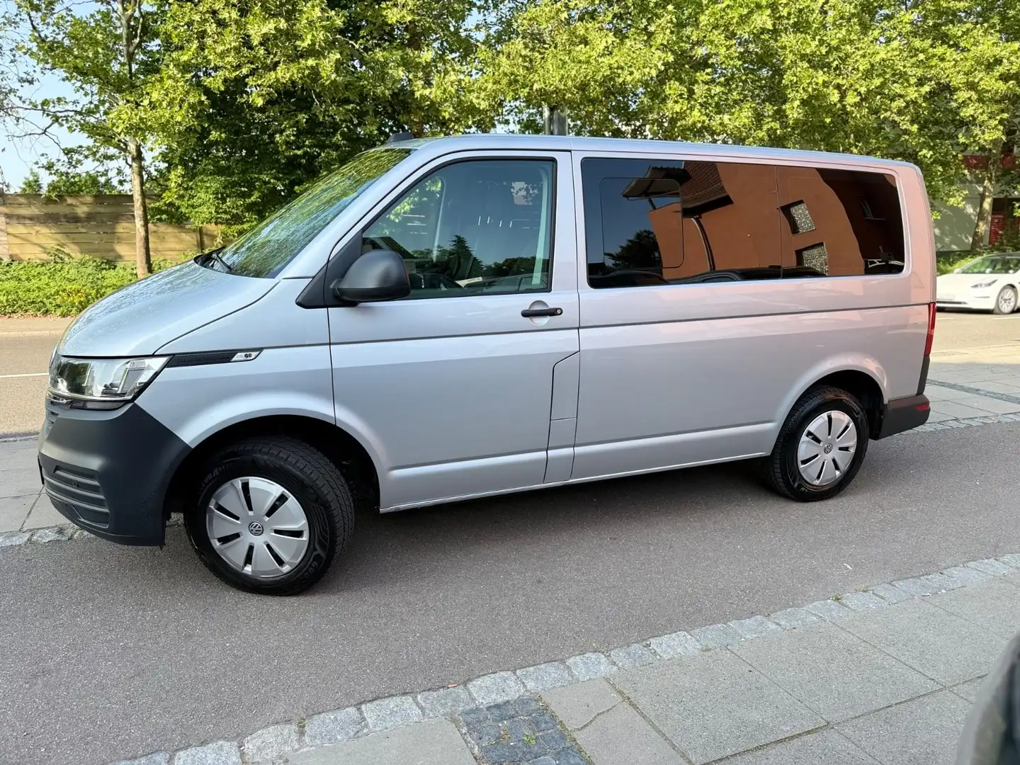 Volkswagen T6 Kombi T6.1 Caravelle/ASISS/9SITZER/I HAND Ezüst - 2