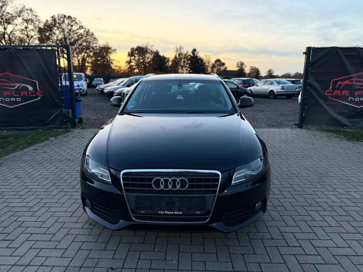 Audi A4 Avant Ambiente TÜV NEU/2. HAND/PDC/SHZ/NAVI Schwarz - 2