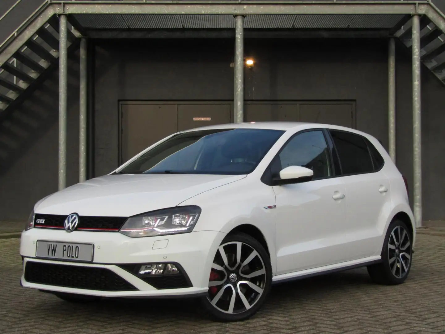 Volkswagen Polo GTI 1.8 TSI 192PK | * CRUISE CONTROL * NAVIGATIE * BLU Wit - 1