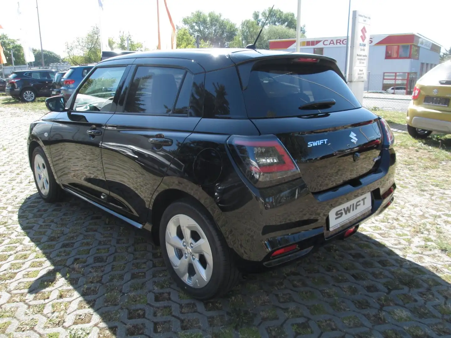 Suzuki Swift 1.2 Dualjet Hybrid 61 kW GL+ (Comfort) Zwart - 2