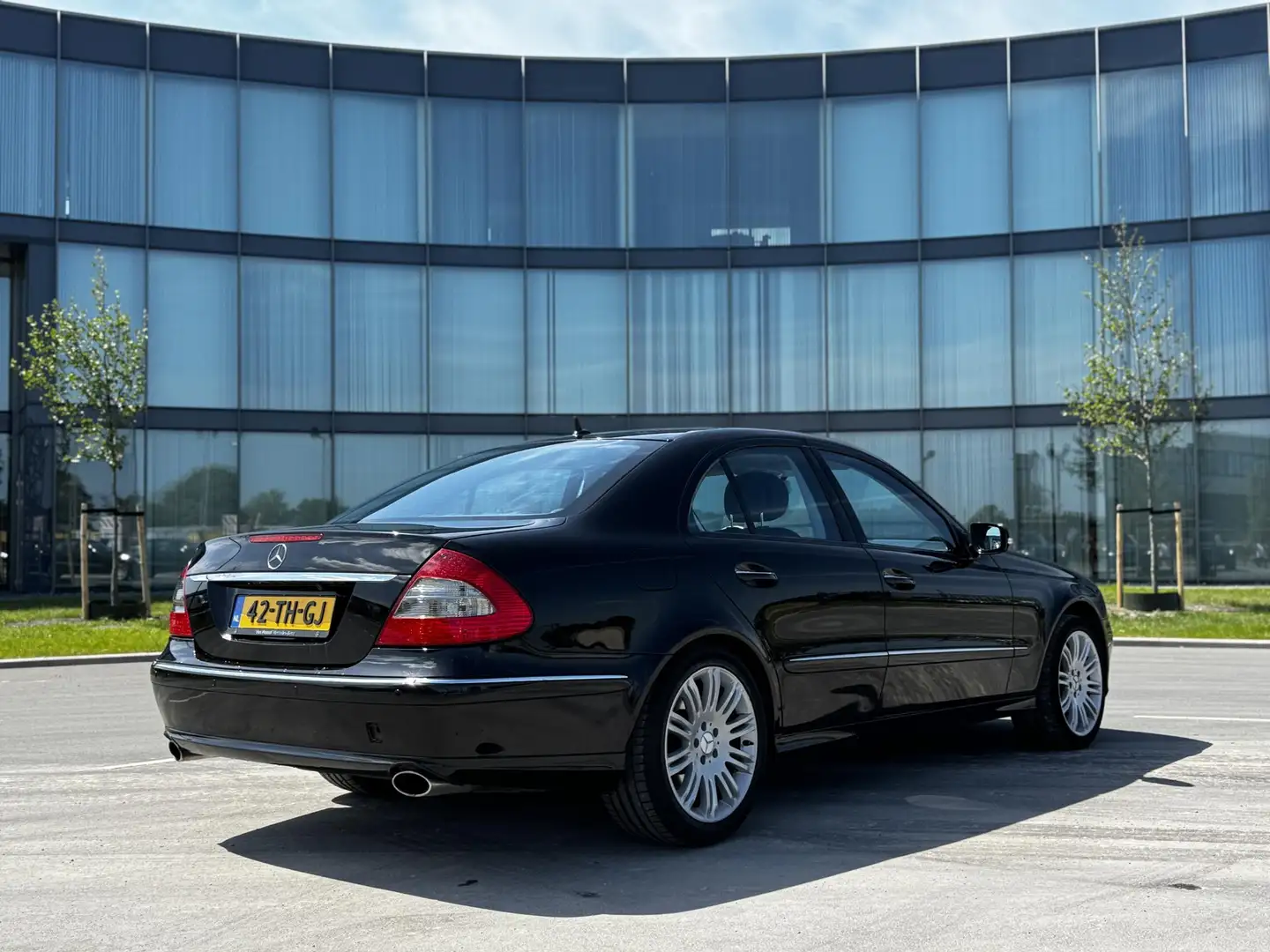 Mercedes-Benz E 200 K. Avantgarde NL geleverde auto met NAP zeer nette Чёрный - 2