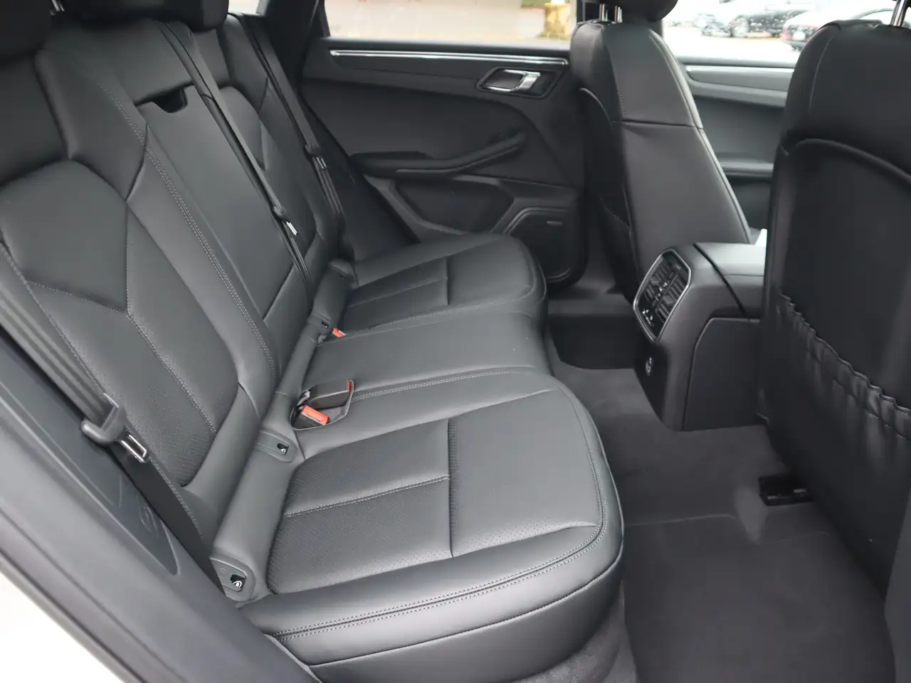 Porsche Macan снимка Porsche Macan