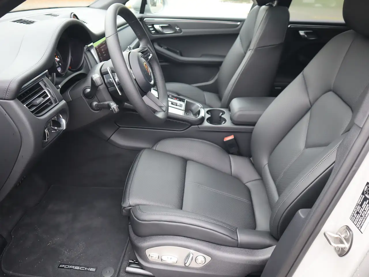 Porsche Macan снимка Porsche Macan