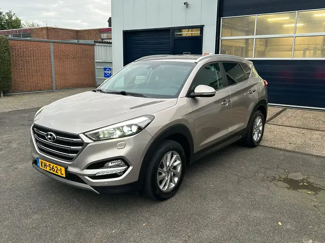 Hyundai TUCSON 1.6 GDi Premium Full Options!