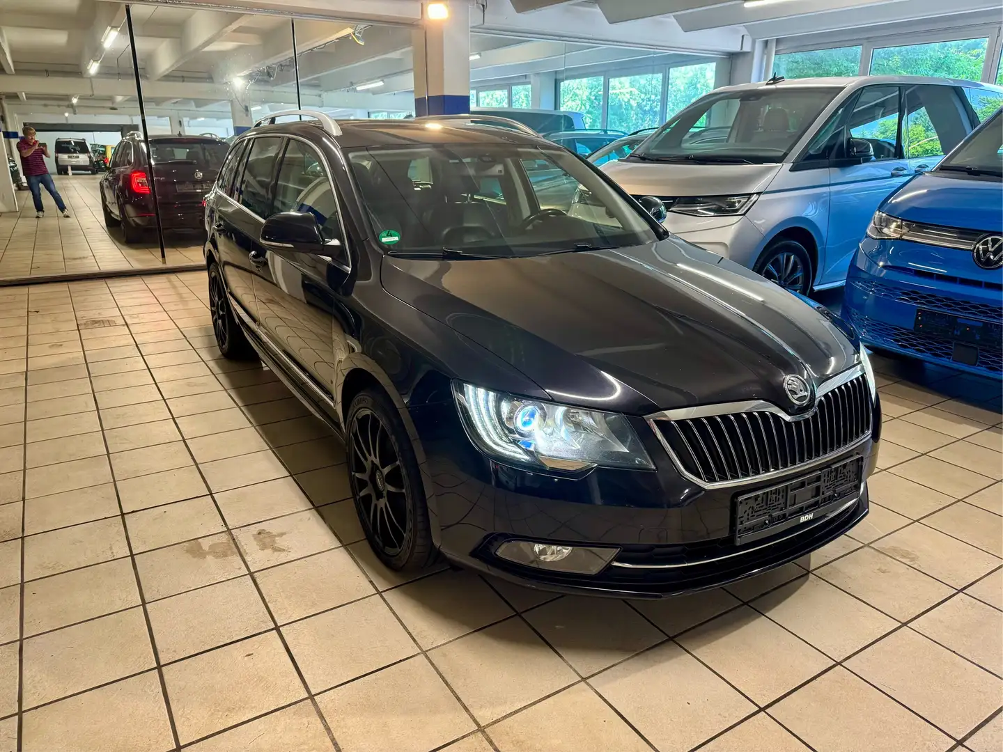 Skoda Superb 2.0 TDI Elegance 4x4 Schwarz - 1