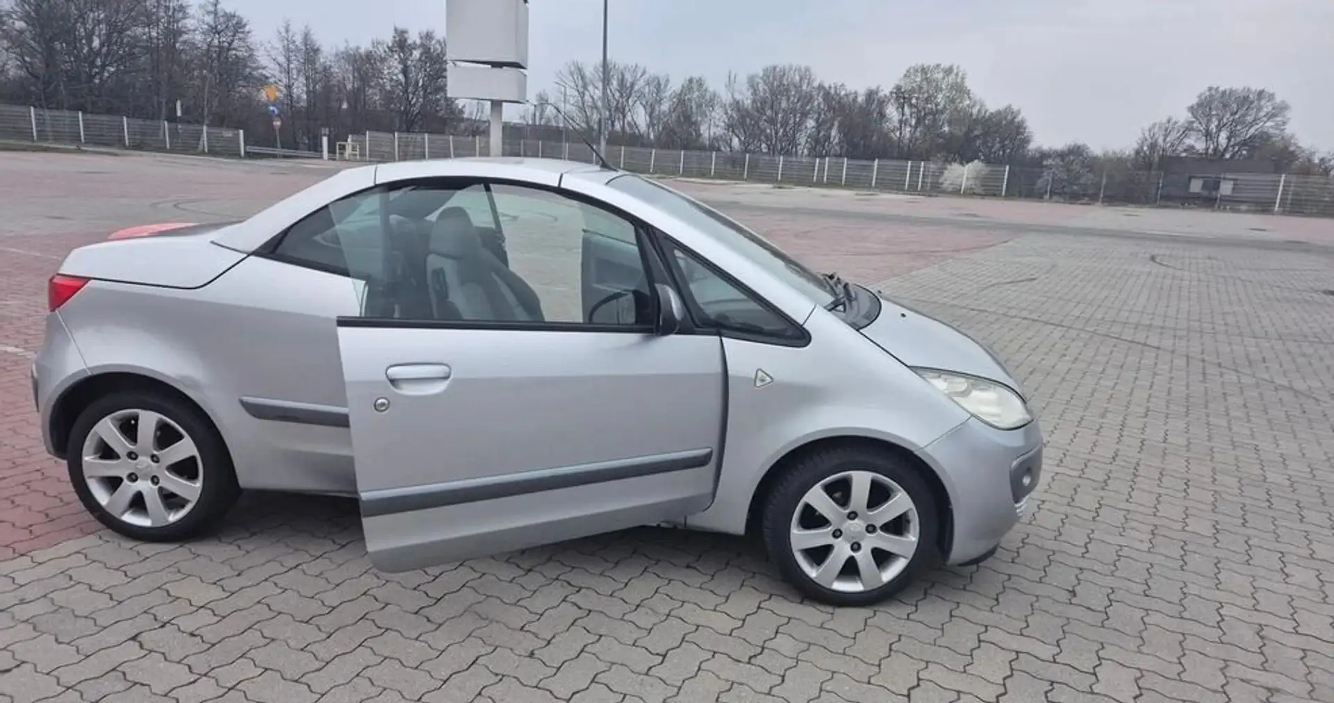 Mitsubishi Colt 1.5i+Instyle Grijs - 1