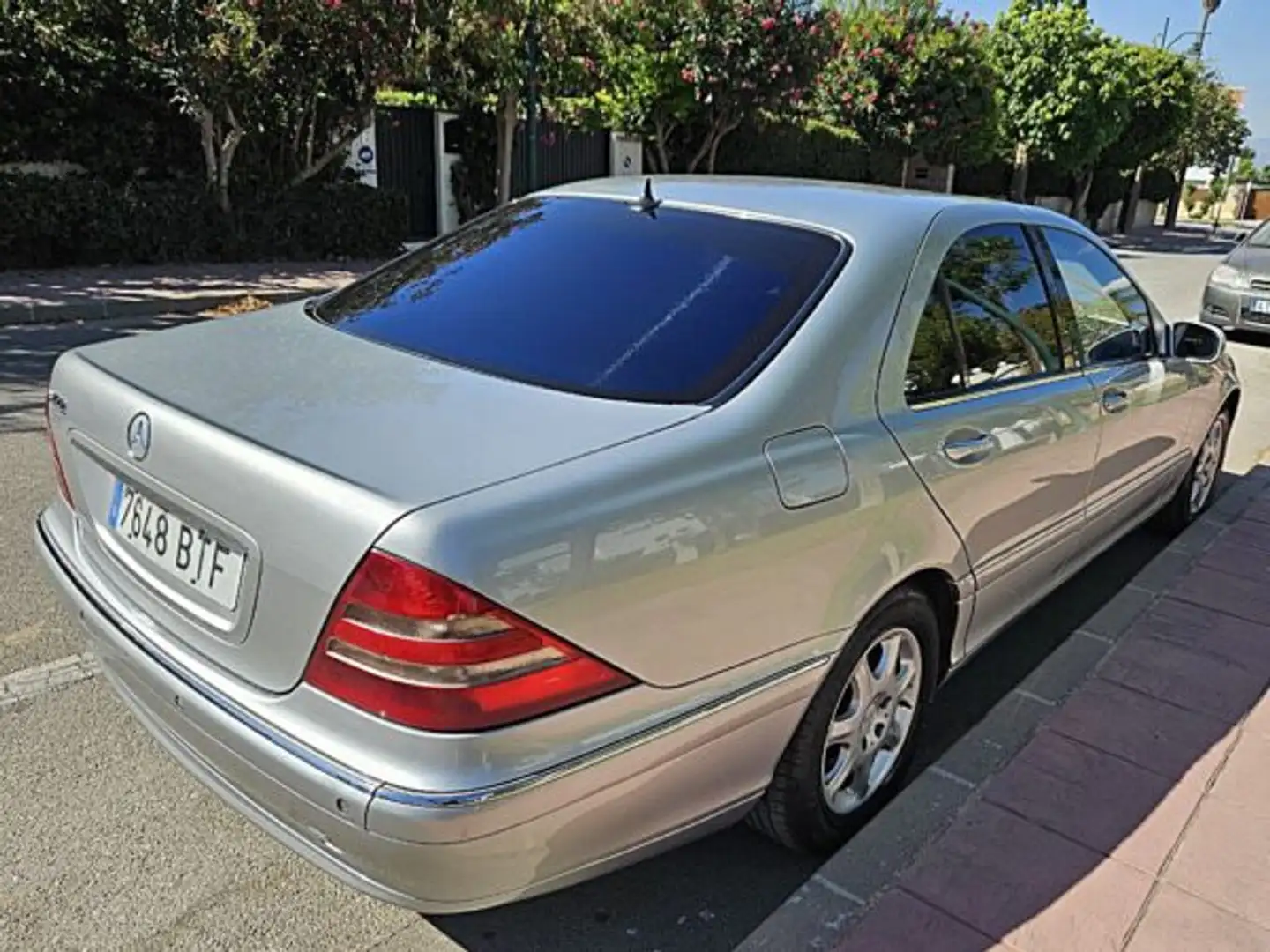 Mercedes-Benz MERCEDES-BENZ Clase S Berlina  Automático de 4 Pu Gris - 2