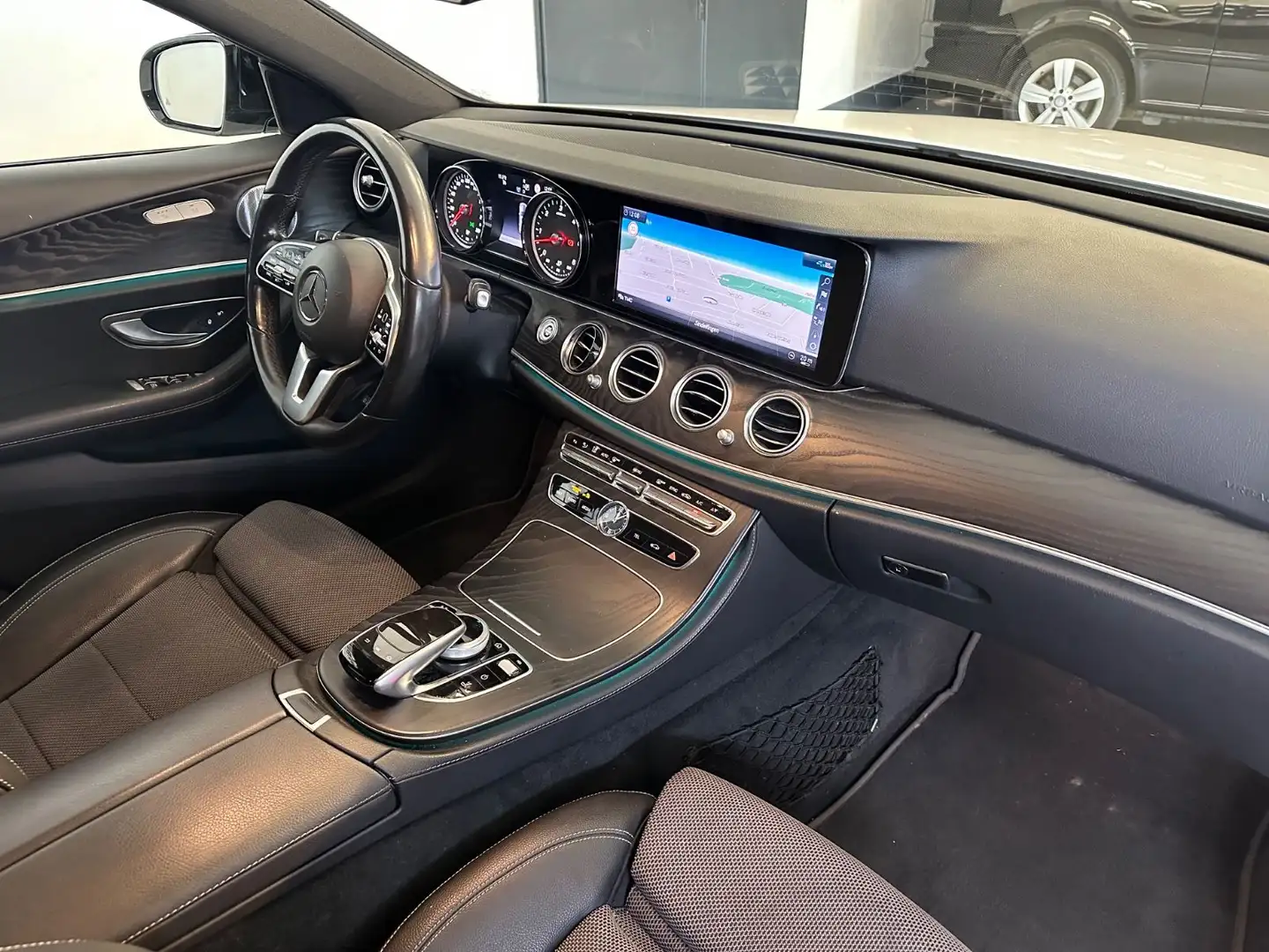 Mercedes-Benz E 350 T MODELL*AUT*F1*T.LEDER*NAVI WIDE*LED*AMG* Blanco - 2