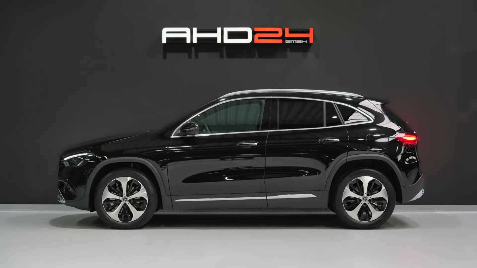 Mercedes-Benz GLA 250 GLA 250 Чорний - 2