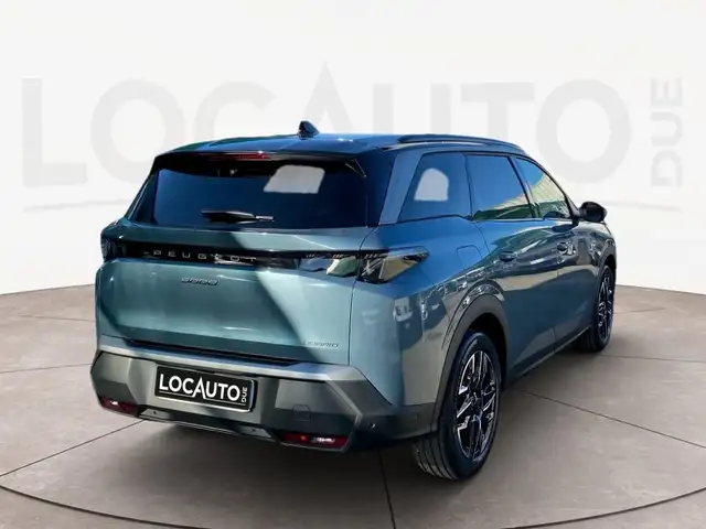 Peugeot 5008 view 4