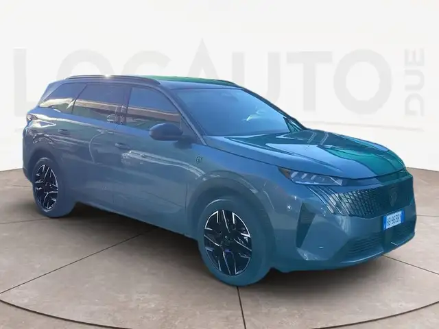 Peugeot 5008 view 3
