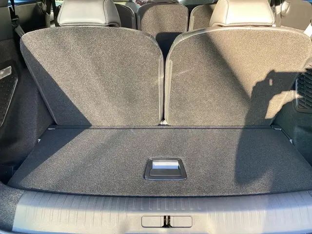 Peugeot 5008 view 9