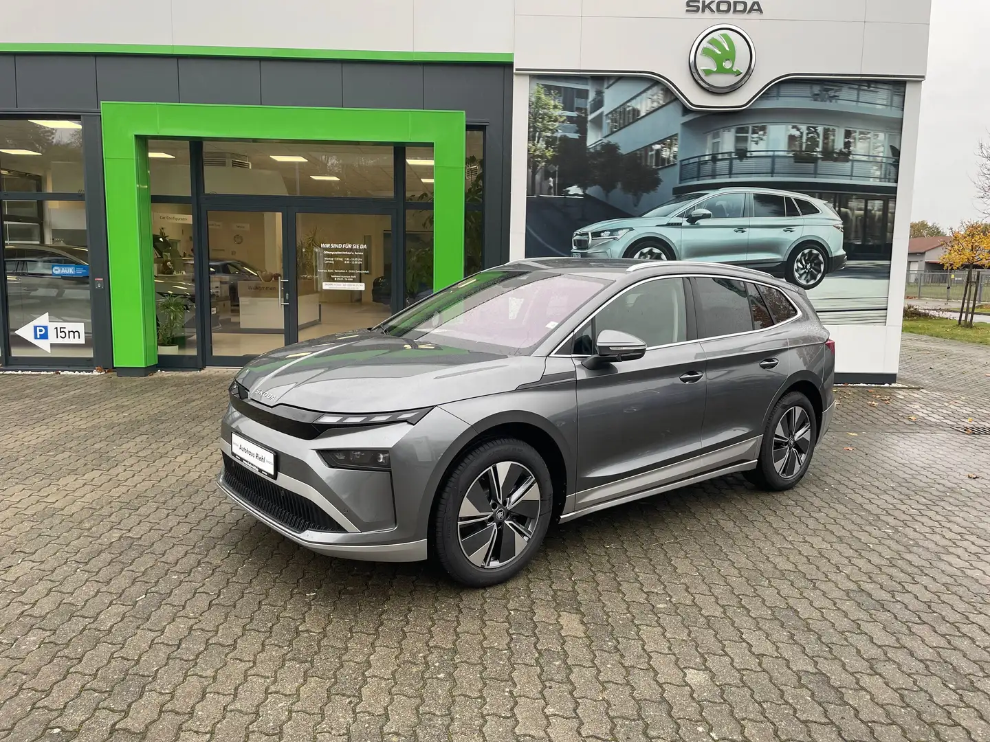 Skoda Enyaq 60 Loft* 150 kW* Plus-Paket* AHK* Winter-Paket Gris - 1