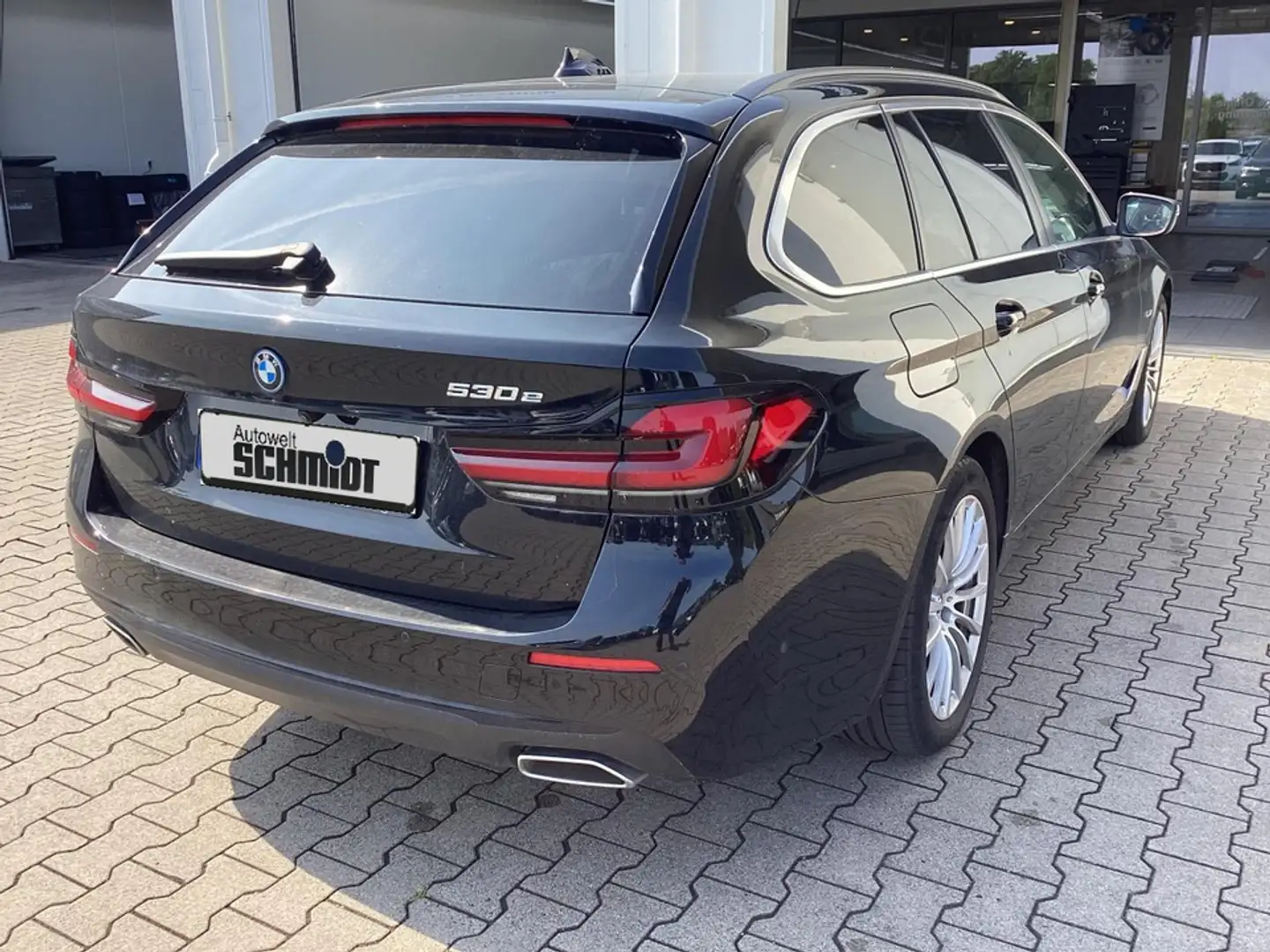 BMW 530 e Touring + 2Jahre-BPS.-GARANTIE Schwarz - 1