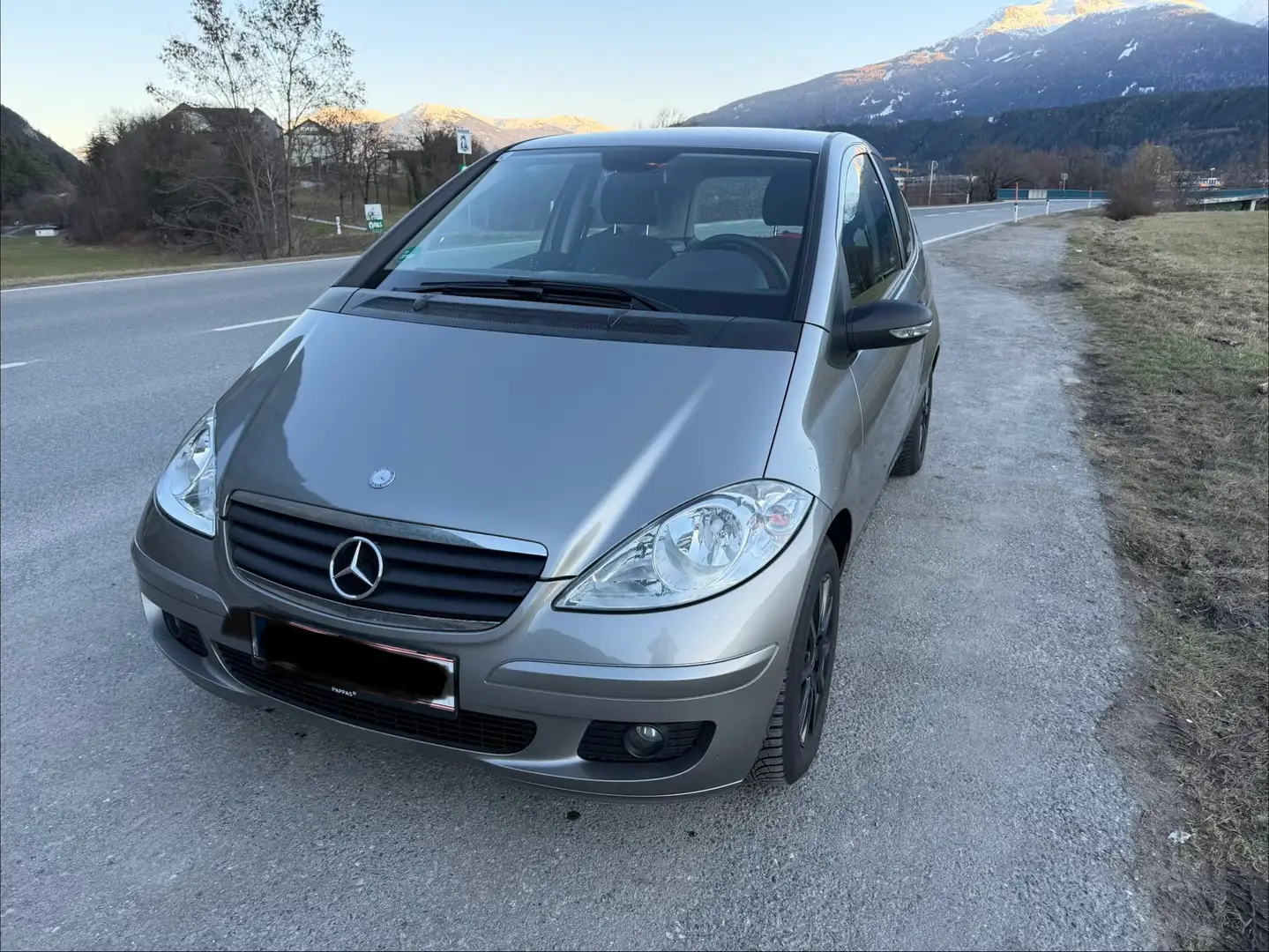 Mercedes-Benz A 170 A 170 A-Edition PLUS Classic A-Edition PLUS Classic Grau - 1