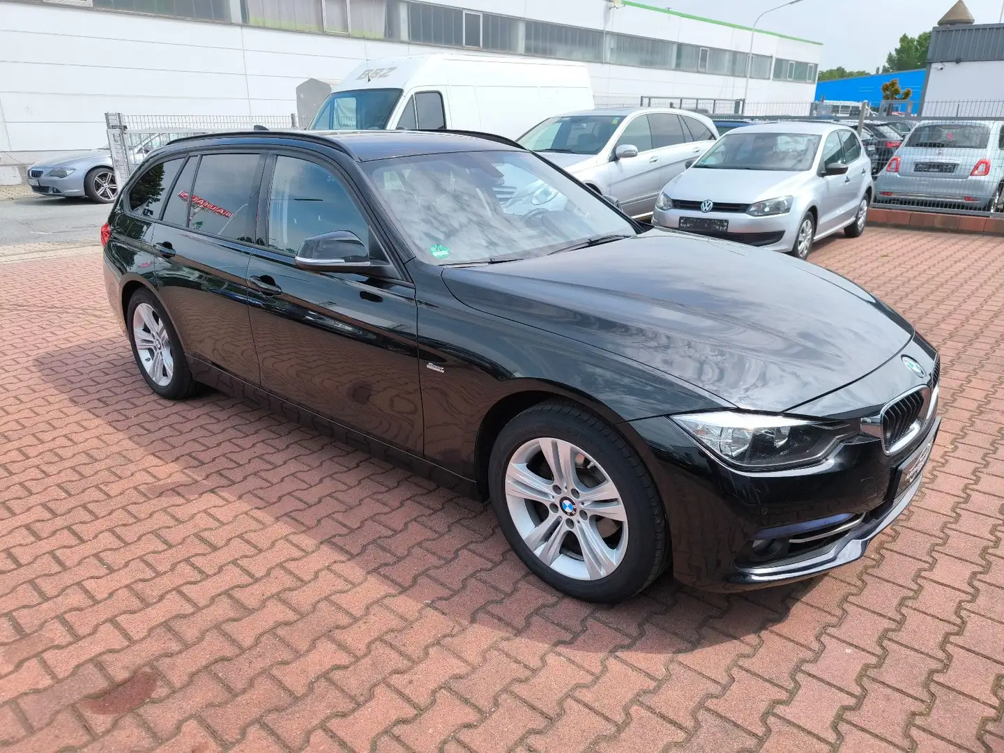 BMW 318 i Touring Sport Line Automatik Navi Noir - 1