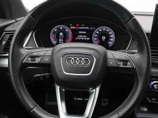 Audi Q5 view 9