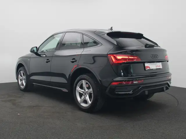 Audi Q5 view 5