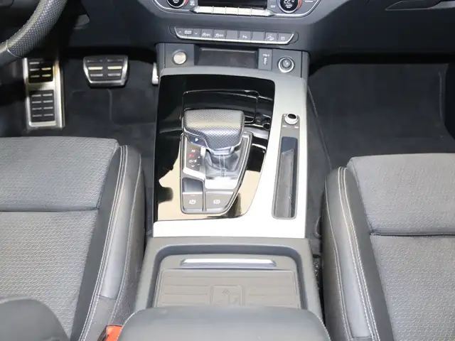 Audi Q5 view 15