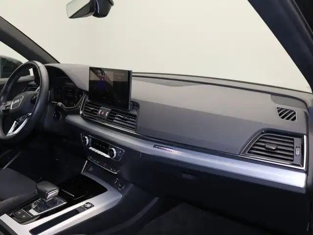 Audi Q5 view 13