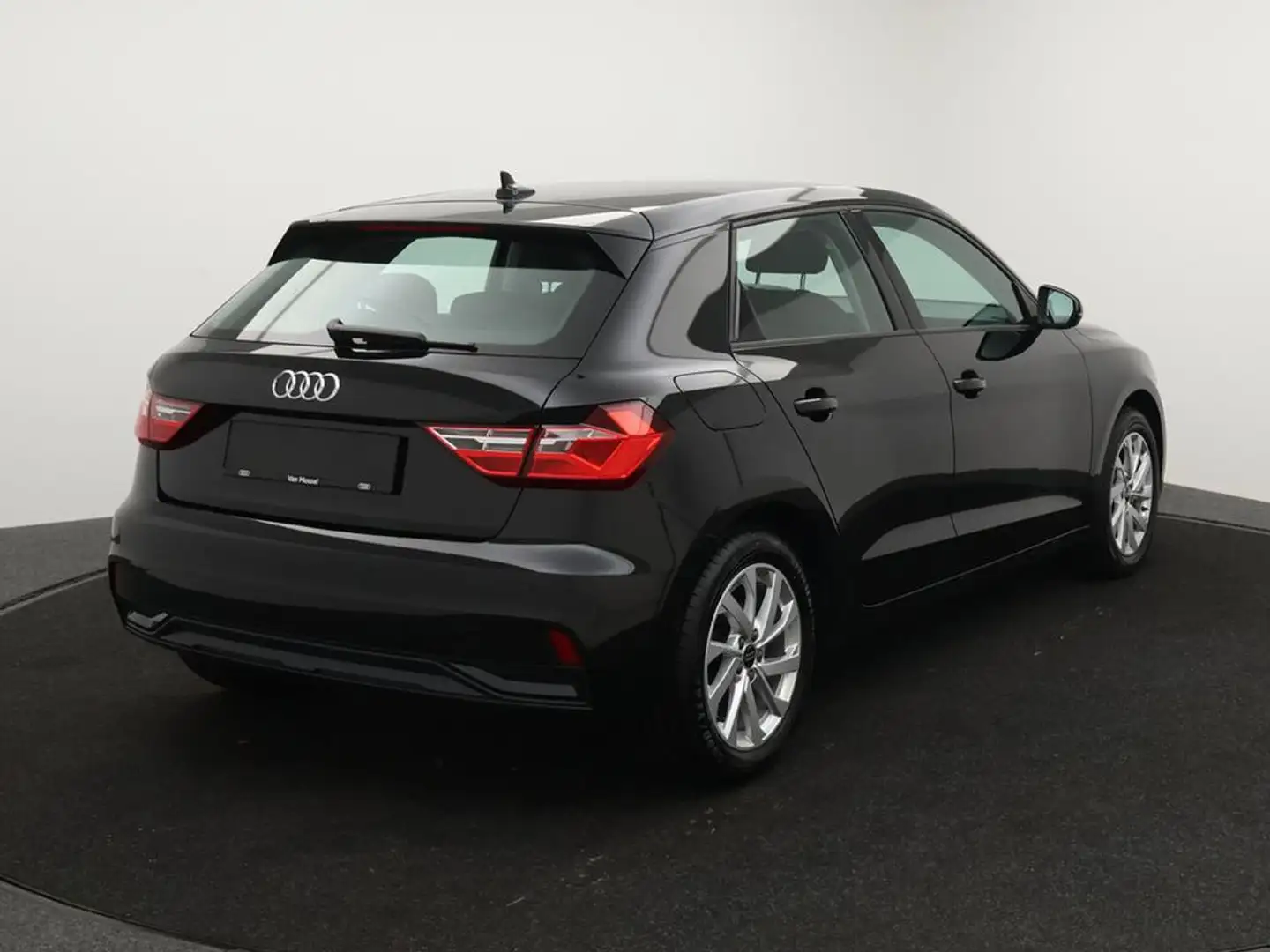 Audi A1 Sportback Sportback 25TFSI Business Edition Advanced *AUTOMAAT*ZETELVERWARMING*DIGITAL DASHBOARD*PDC*BLTH*CRUISE*DIGITAL  Чёрный - 2