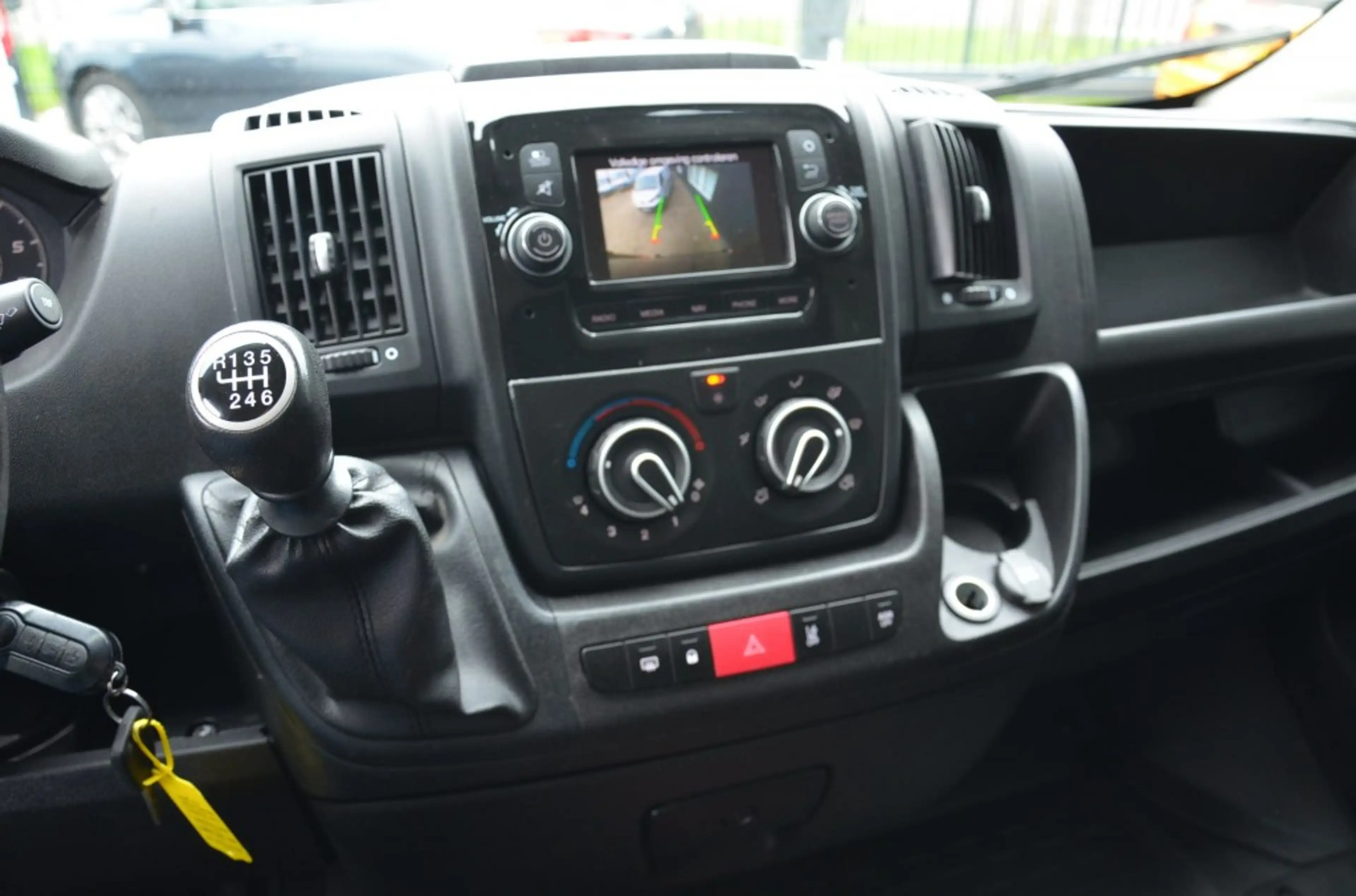 Peugeot Boxer 2.2 HDI L3H2 — photo 12
