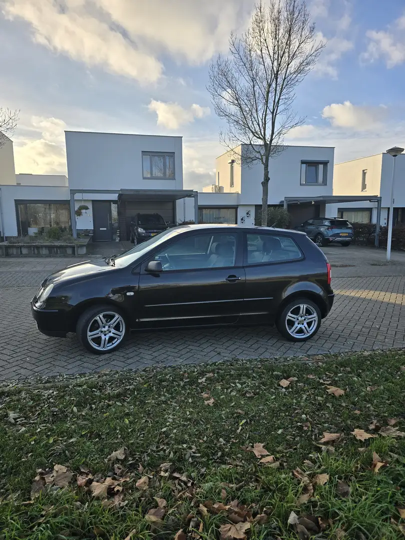 Volkswagen Polo 1.2 Чёрный - 2