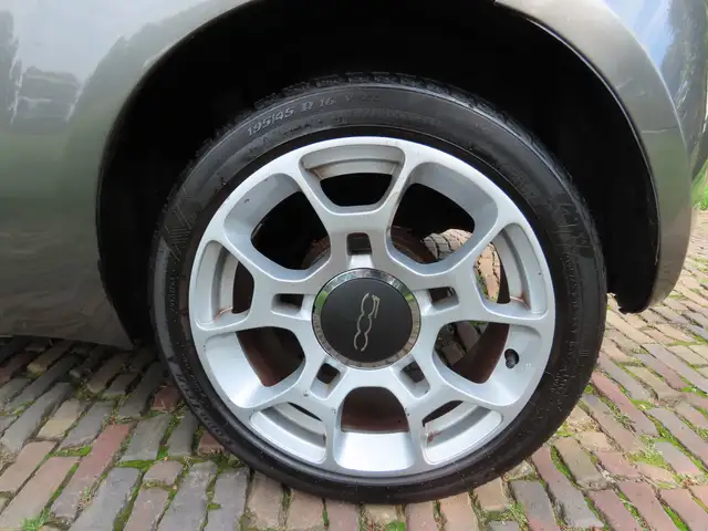 Fiat 500C view 22