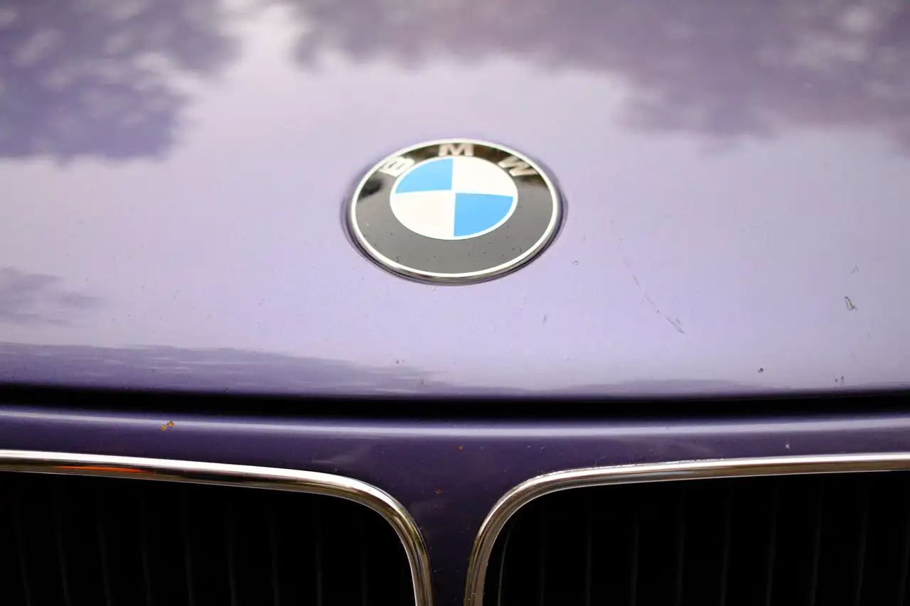 BMW 323i, foto 8