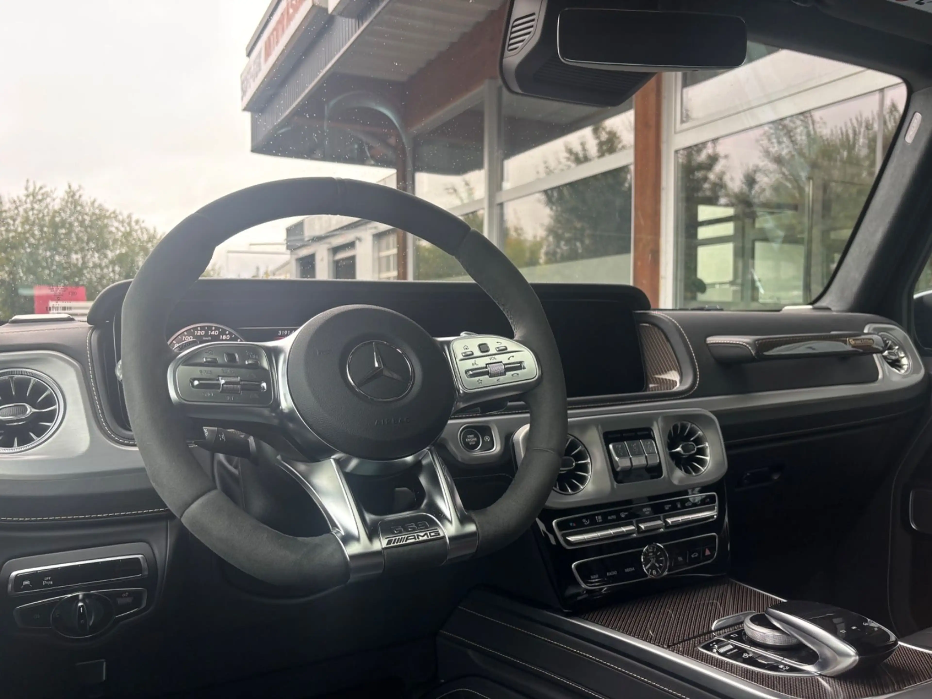 Mercedes-Benz G 63 AMG G63 AMG Grand Edition limited Fond Entertainment — photo 10