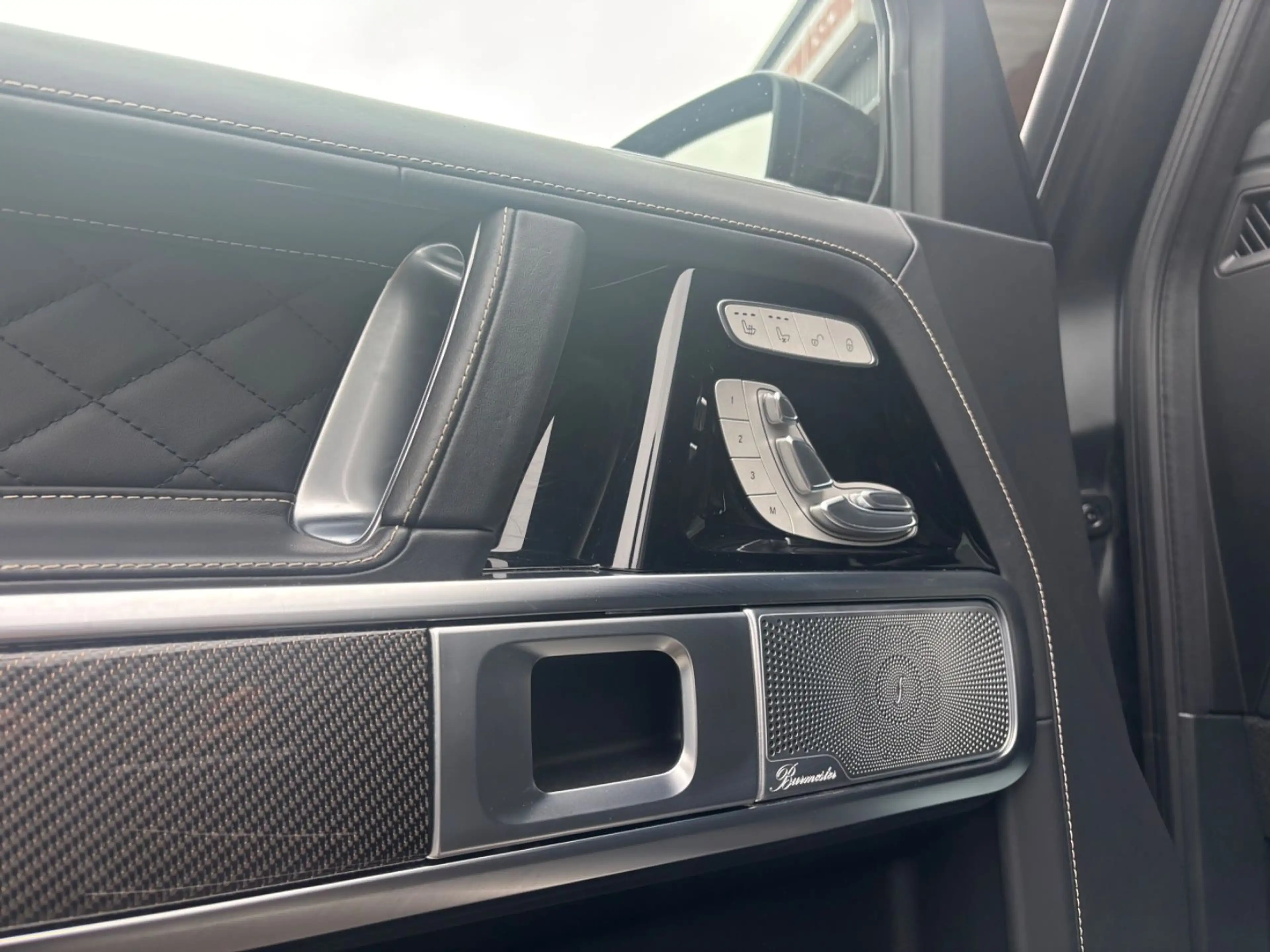 Mercedes-Benz G 63 AMG G63 AMG Grand Edition limited Fond Entertainment — photo 11