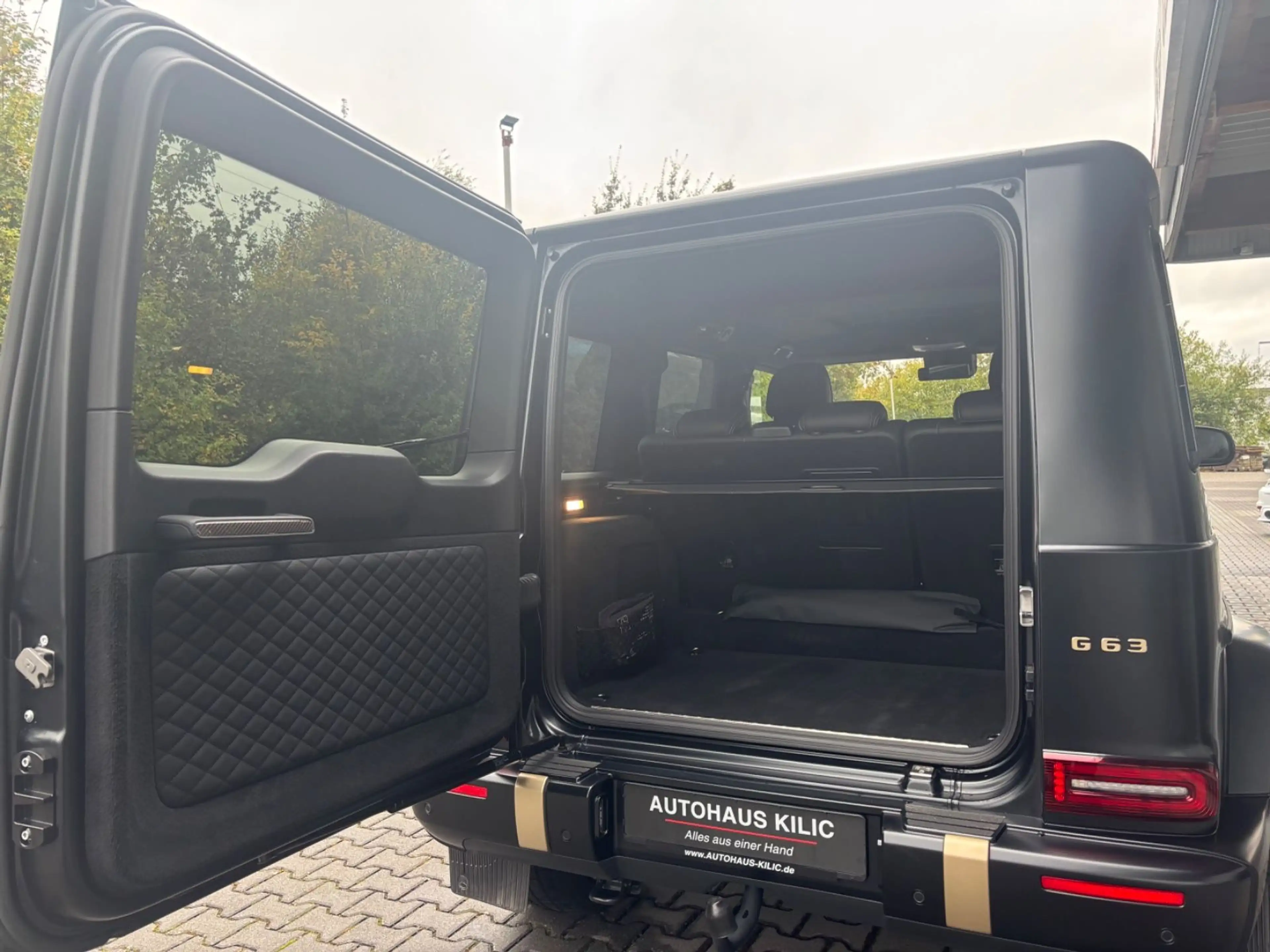 Mercedes-Benz G 63 AMG G63 AMG Grand Edition limited Fond Entertainment — photo 23