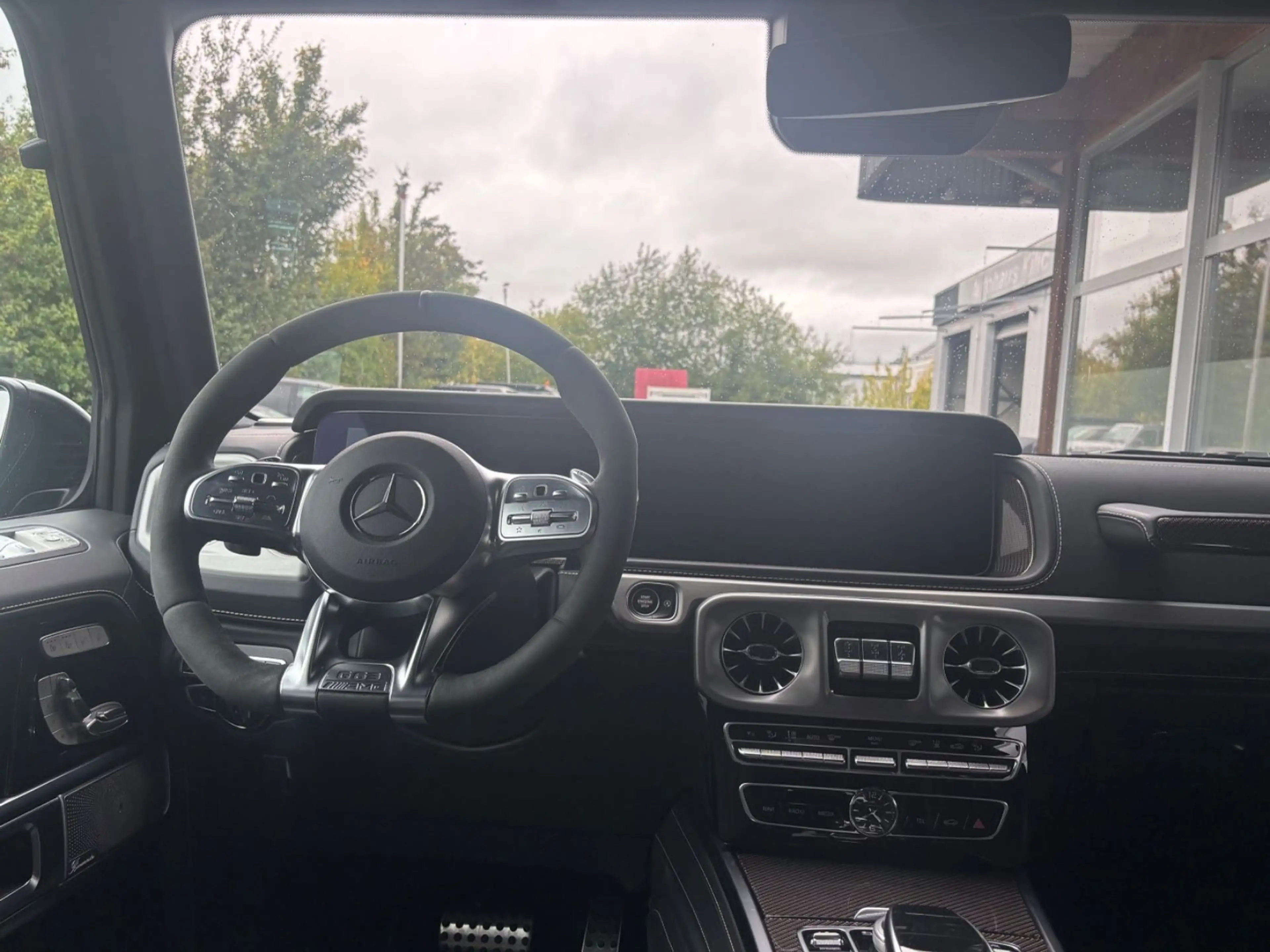 Mercedes-Benz G 63 AMG G63 AMG Grand Edition limited Fond Entertainment — photo 13