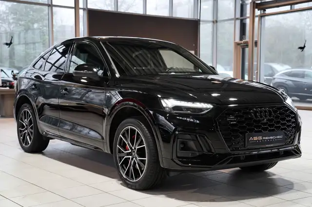 Audi Q5 view 4