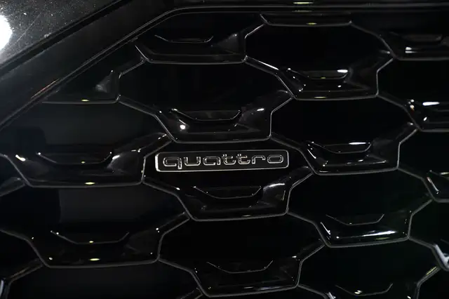 Audi Q5 view 6