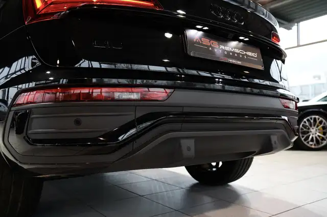 Audi Q5 view 11