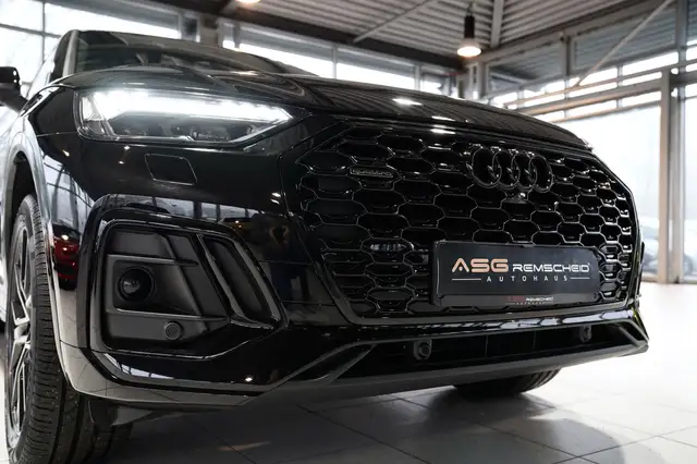 Audi Q5 view 5