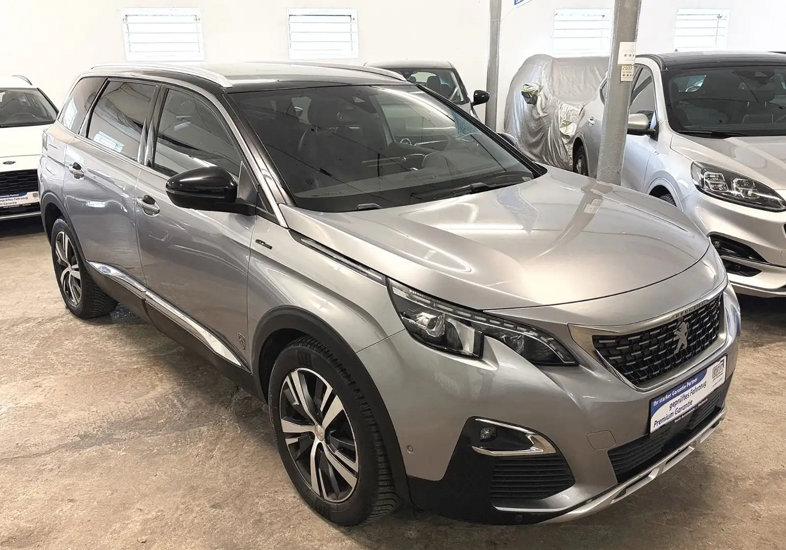 Peugeot 5008 GT Line, 7 Sitzer, Leder, 360 Kamera Silber - 2