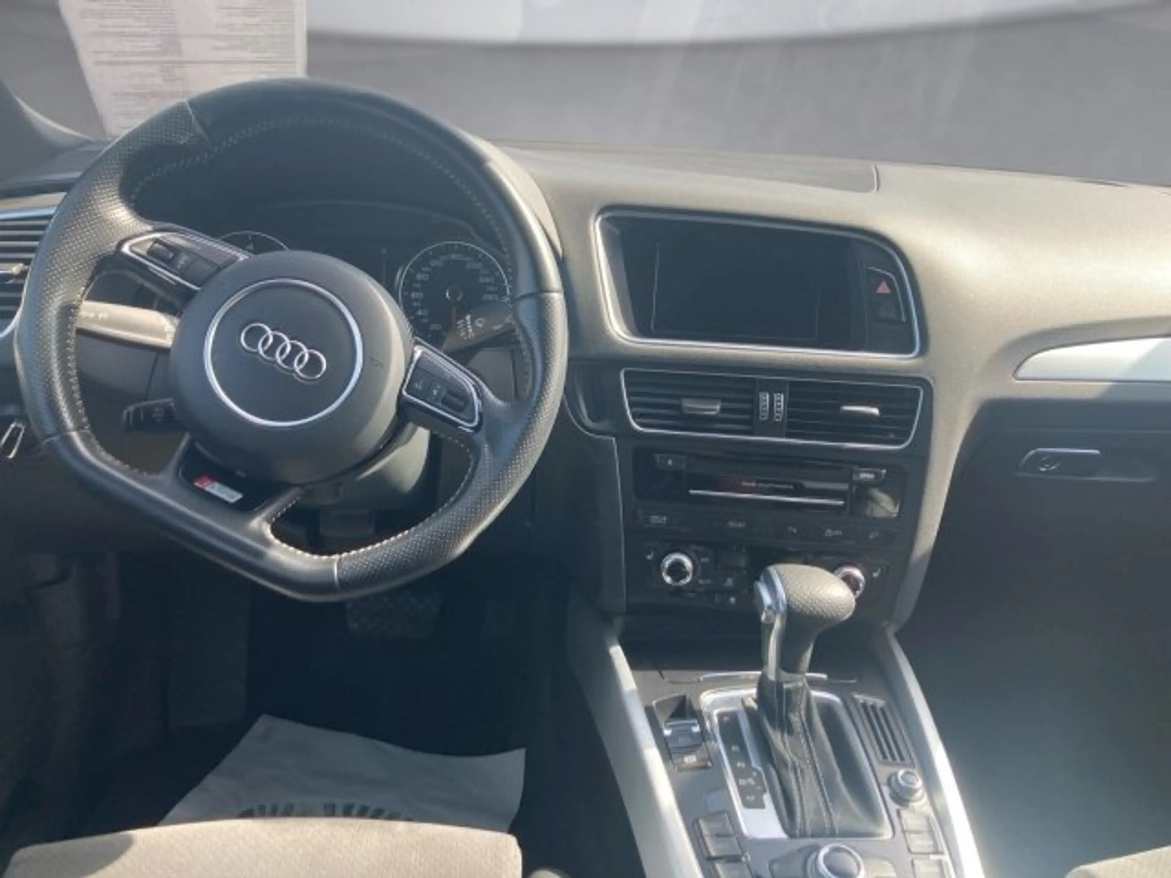 Audi Q5 2,0 TDI quattro S — photo 7