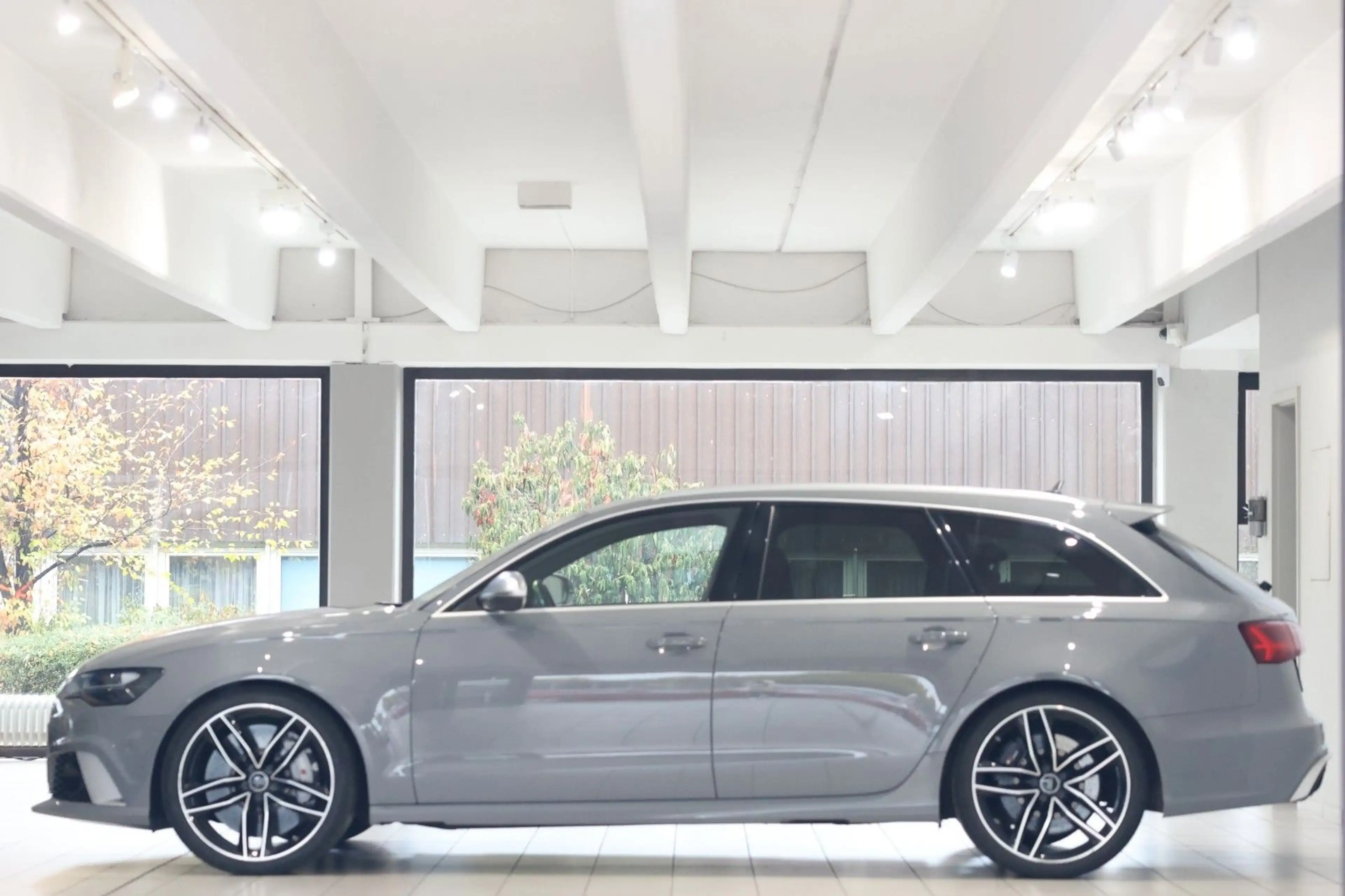 Audi RS6 4.0 Pano*Matrix*HUD*DynamikP.*Bose*Carbon — photo 5