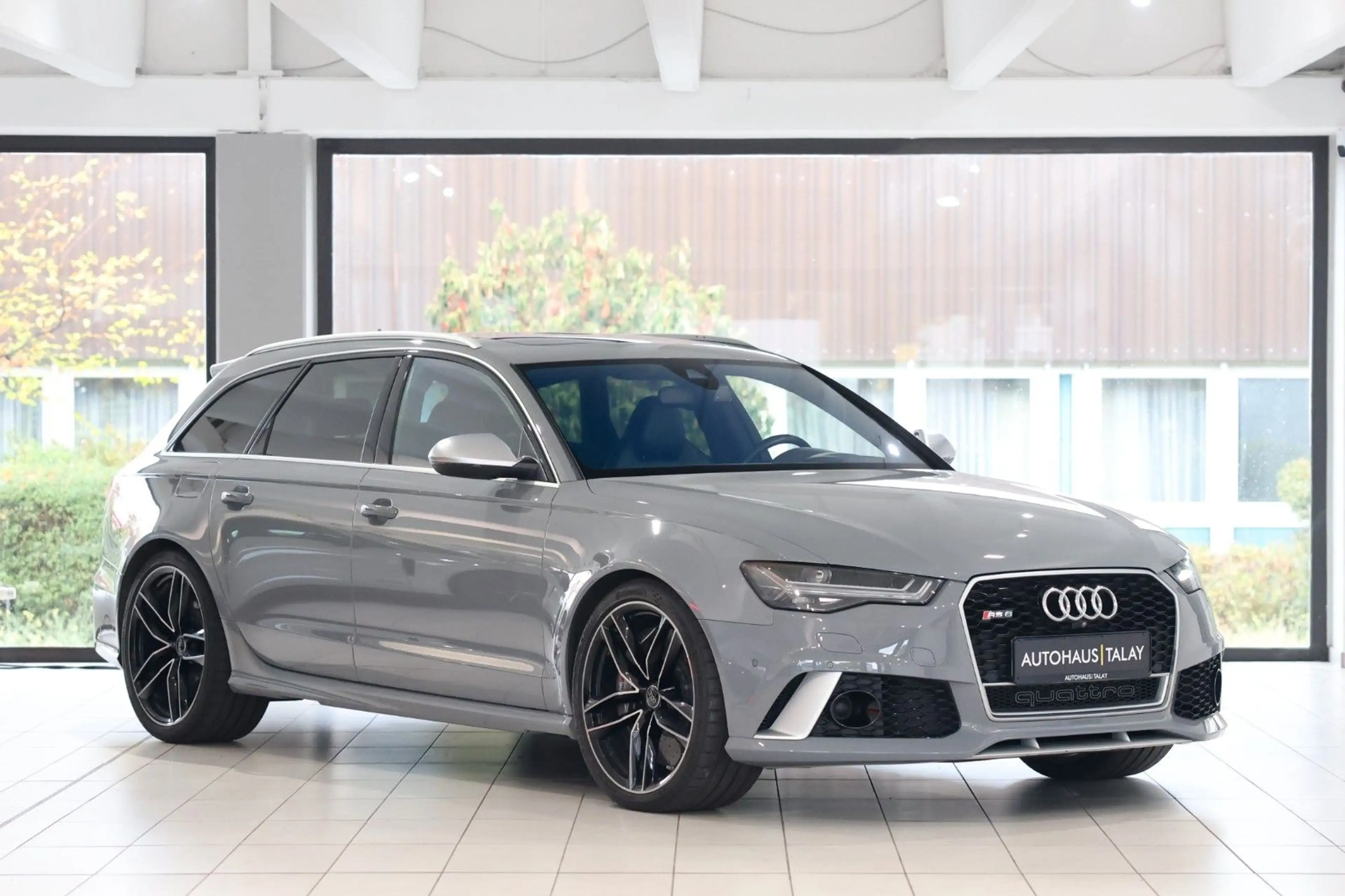 Audi RS6 4.0 Pano*Matrix*HUD*DynamikP.*Bose*Carbon
