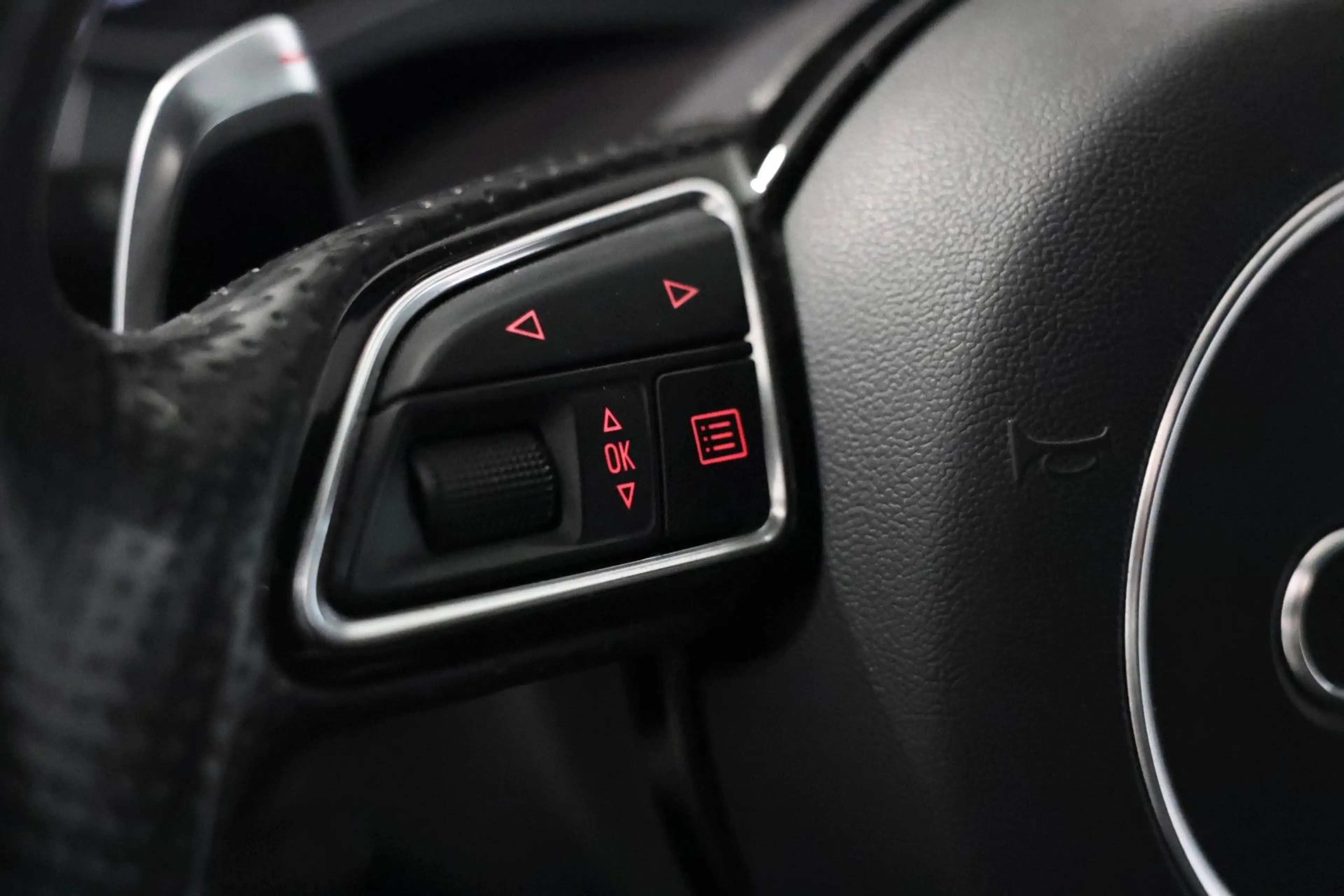 Audi RS6 4.0 Pano*Matrix*HUD*DynamikP.*Bose*Carbon — photo 14