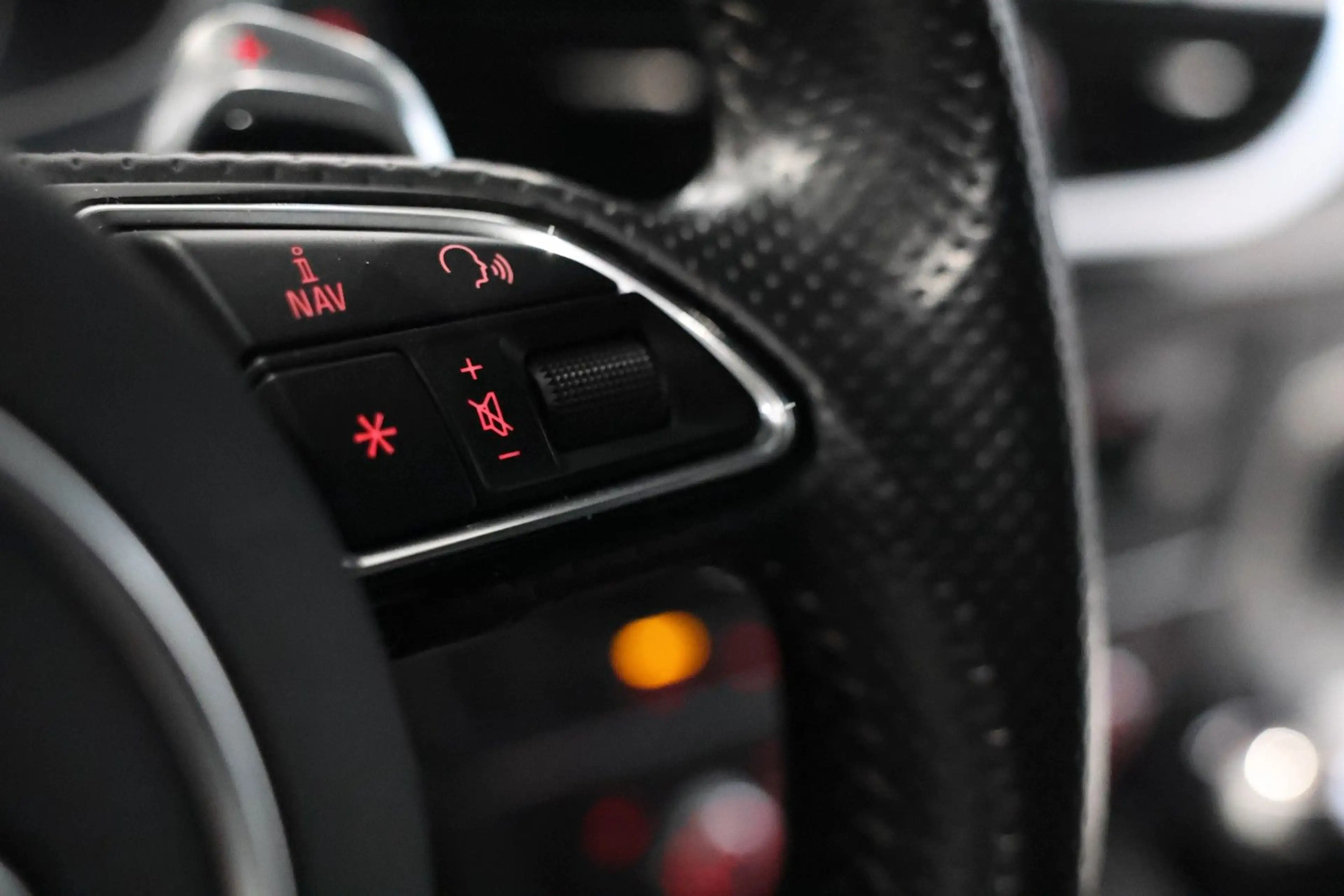Audi RS6 4.0 Pano*Matrix*HUD*DynamikP.*Bose*Carbon — photo 15