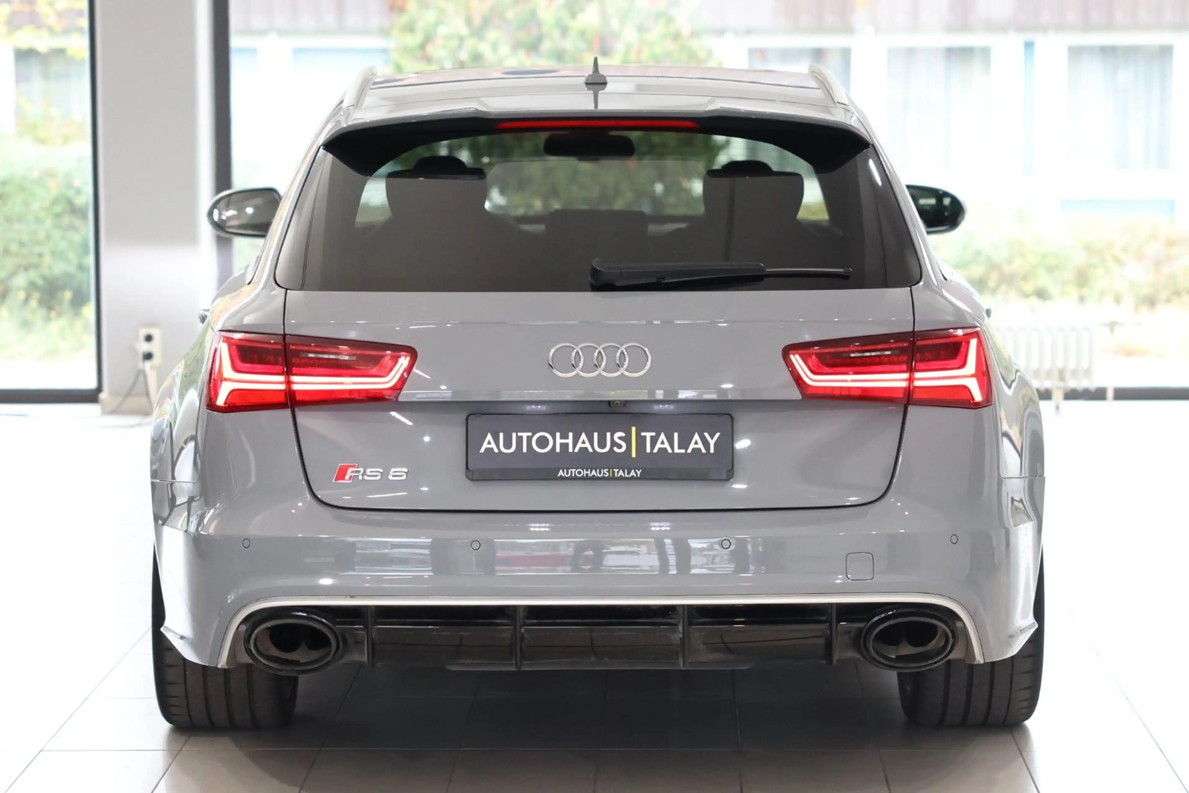 Audi RS6 4.0 Pano*Matrix*HUD*DynamikP.*Bose*Carbon — photo 4