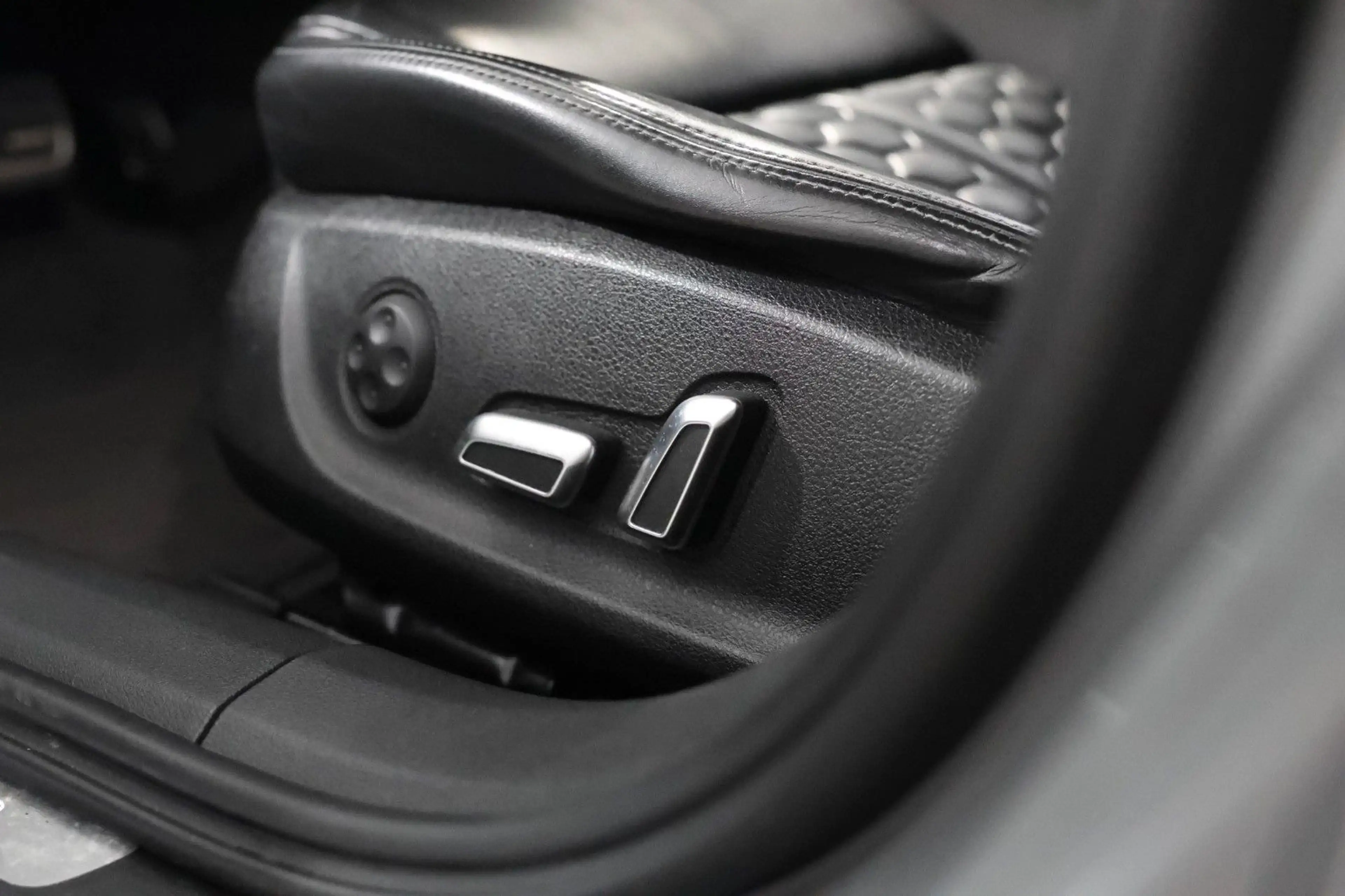 Audi RS6 4.0 Pano*Matrix*HUD*DynamikP.*Bose*Carbon — photo 10