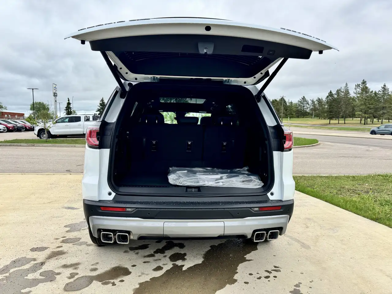 GMC Acadia photo GMC Acadia