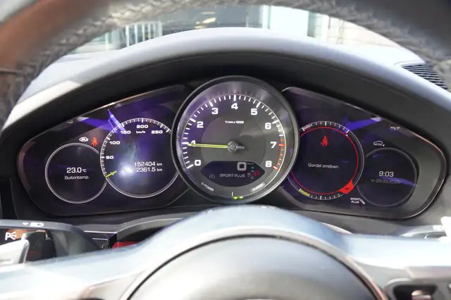 Porsche Cayenne view 4