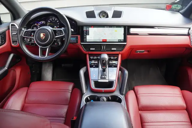 Porsche Cayenne view 17